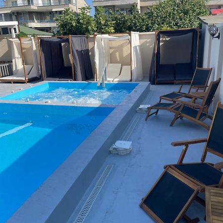 Family Hotel Malibu Chernomorets Exterior photo