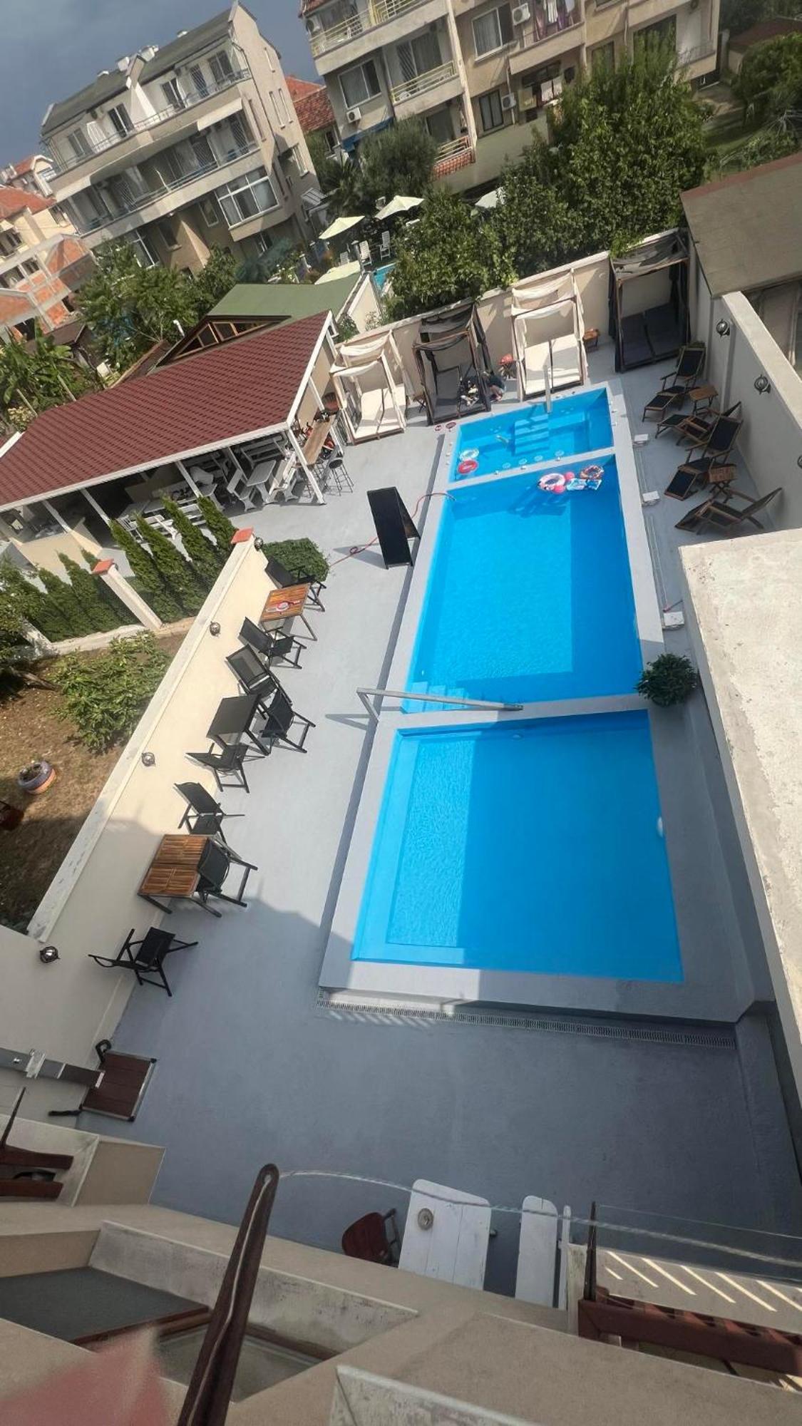 Family Hotel Malibu Chernomorets Exterior photo