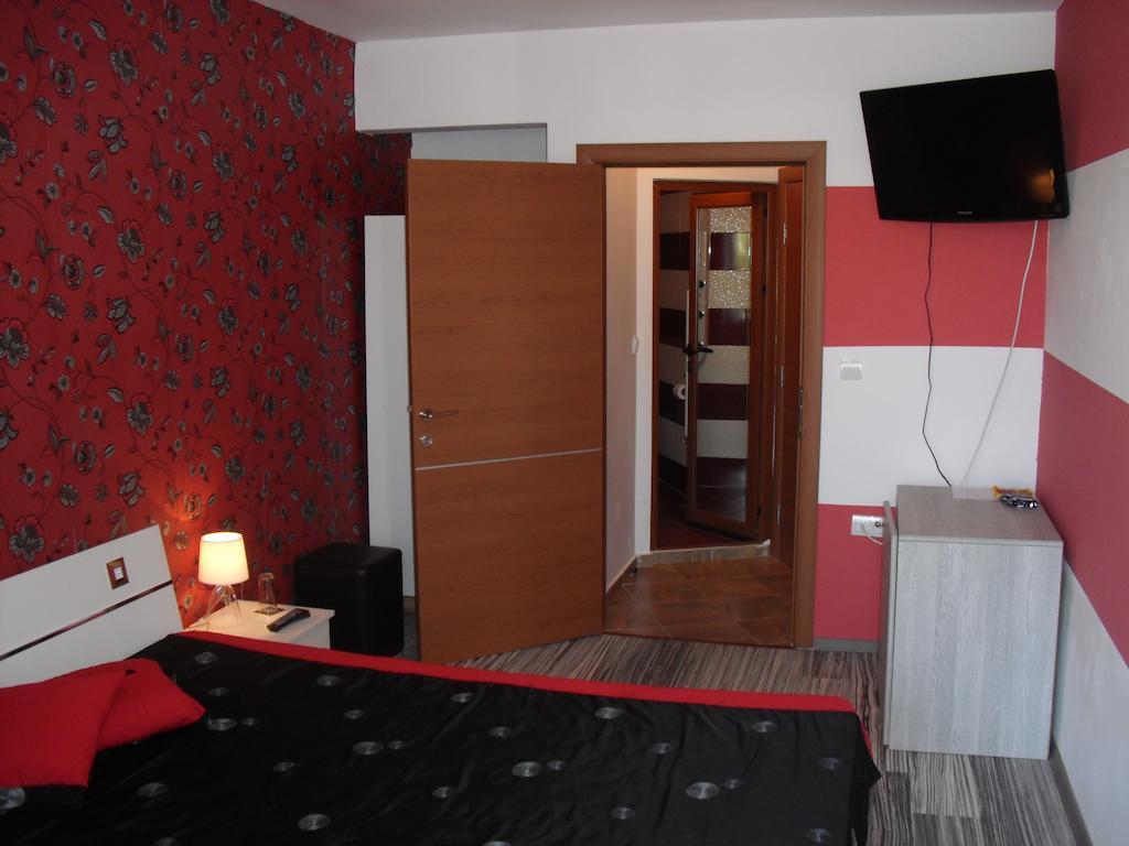 Family Hotel Malibu Chernomorets Room photo